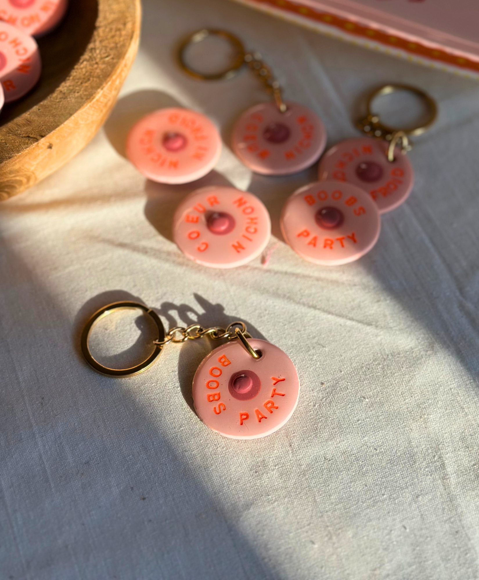 porte-clés-magnets-nénés-octobre-rose-20254