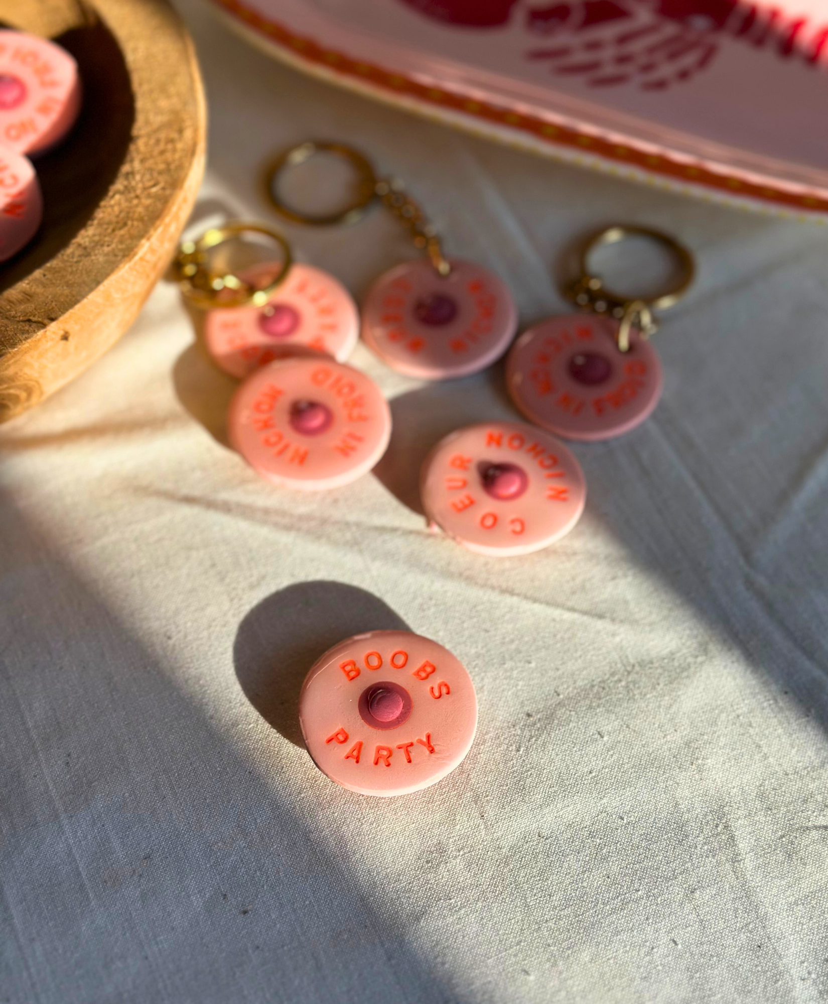 porte-clés-magnets-nénés-octobre-rose-20255